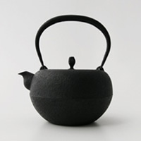 南部鉄器 鉄瓶 / 南部鉄瓶 / 釜定 / 姥口 小姥口 [ やかん 日本製 ih