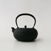 南部鉄器 鉄瓶 / 南部鉄瓶 / 釜定 / 菊丸あられ [ やかん 日本製 ih 南部鉄器 鉄瓶 / 南部鉄瓶 / 釜定 / 菊丸あられ [ やかん 日本製 ih