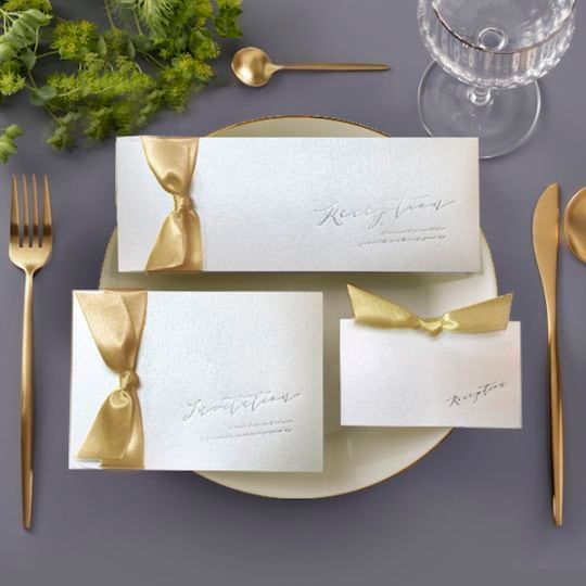 招待状【ノーブル】パールホワイト　箔シルバー