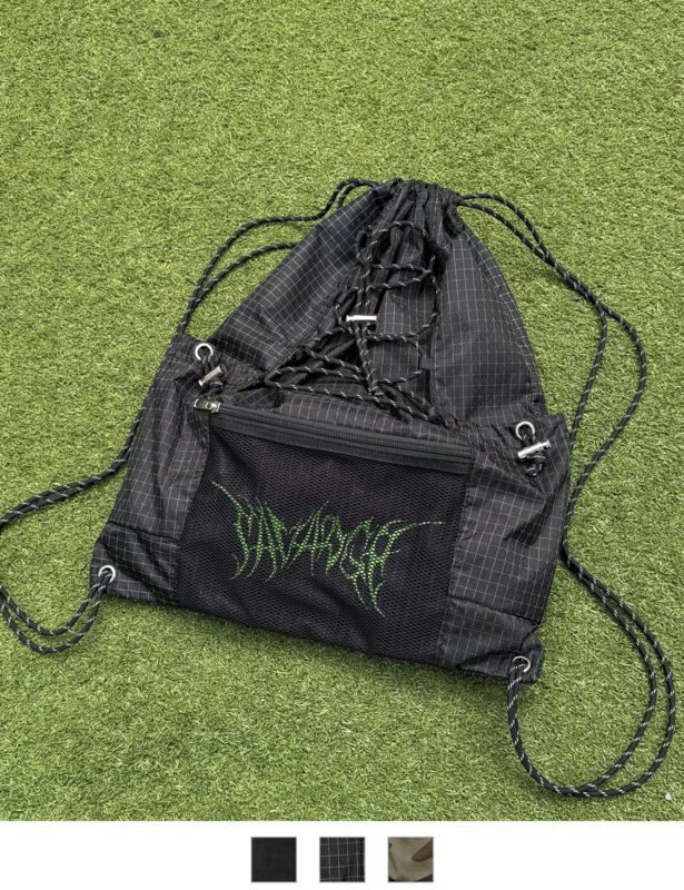 【 DEVICE × ゆーすけコラボ 】 Savadge刺繍ロゴ ナップサック リュック A4 大容量 メンズ レディース テック系 韓国 ストリート スポーツミックス 軽量 RRN26040