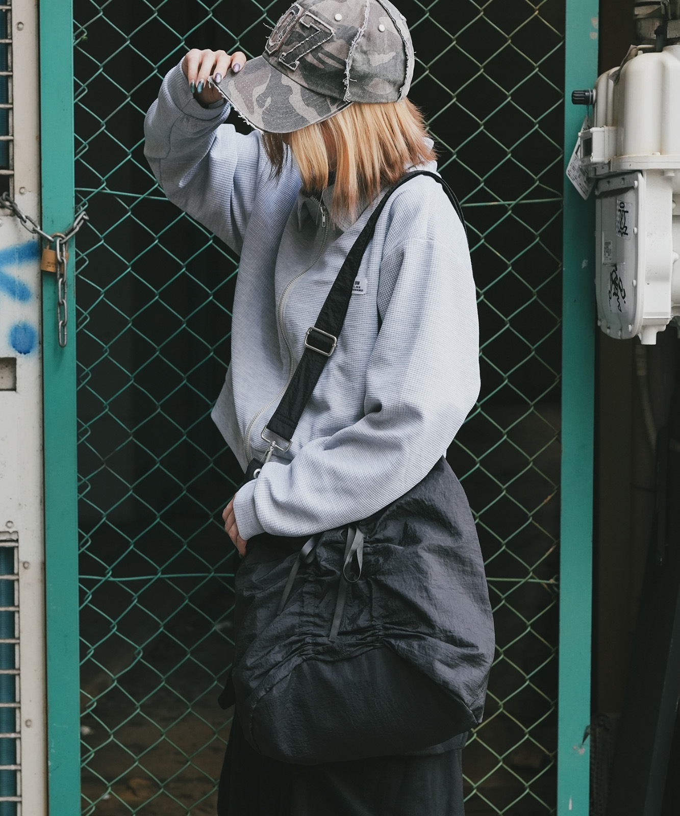 Rename リボン シャーリング バタフライ ギャザー ショルダー トートバッグ メンズ レディース