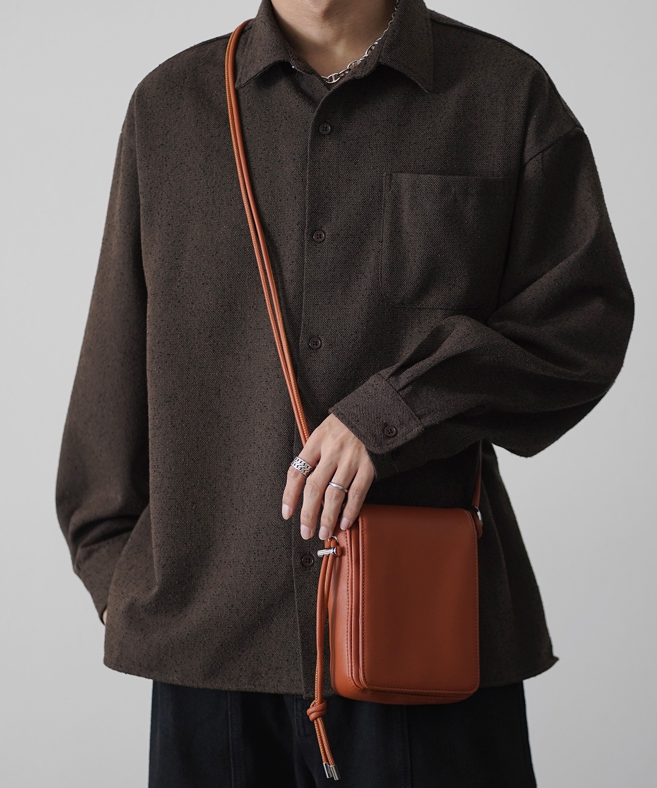 【 DEVICE × こーせコラボ 】Rename ミニスクエアショルダーバッグ メンズ レディース ユニセックス｜合皮 フェイクレザー 斜めがけ 小さめ 軽量 おしゃれ トレンドバッグ ミニショルダー