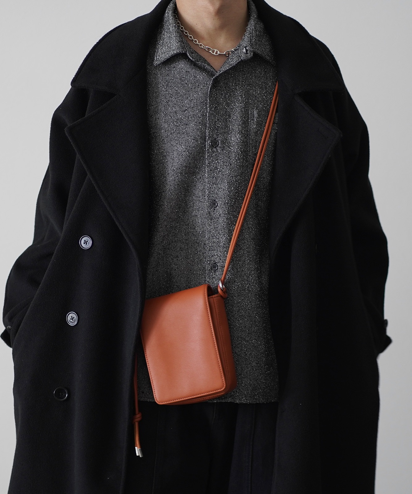 【 DEVICE × こーせコラボ 】Rename ミニスクエアショルダーバッグ メンズ レディース ユニセックス｜合皮 フェイクレザー 斜めがけ 小さめ 軽量 おしゃれ トレンドバッグ ミニショルダー