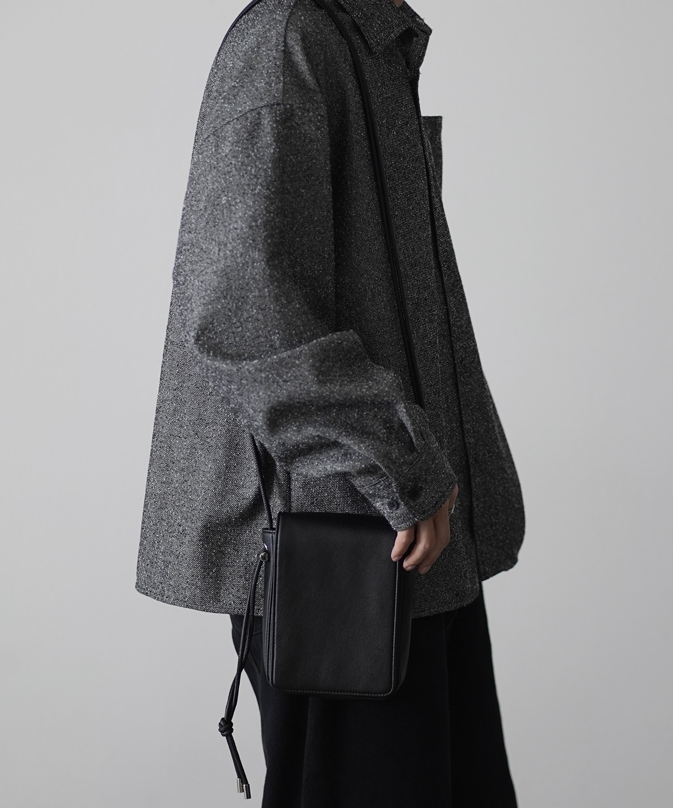 【 DEVICE × こーせコラボ 】Rename ミニスクエアショルダーバッグ メンズ レディース ユニセックス｜合皮 フェイクレザー 斜めがけ 小さめ 軽量 おしゃれ トレンドバッグ ミニショルダー