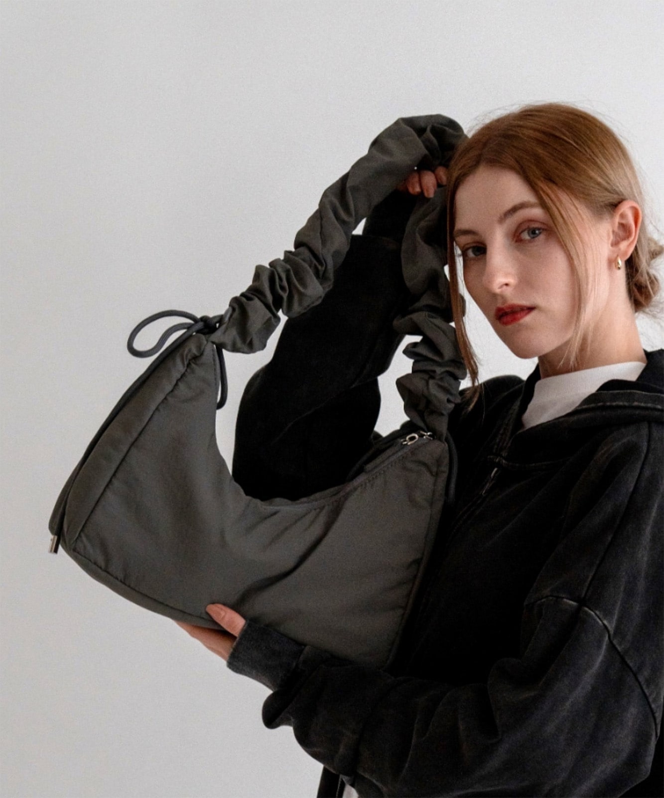 Rename  ドロスト ギャザーショルダーバッグ