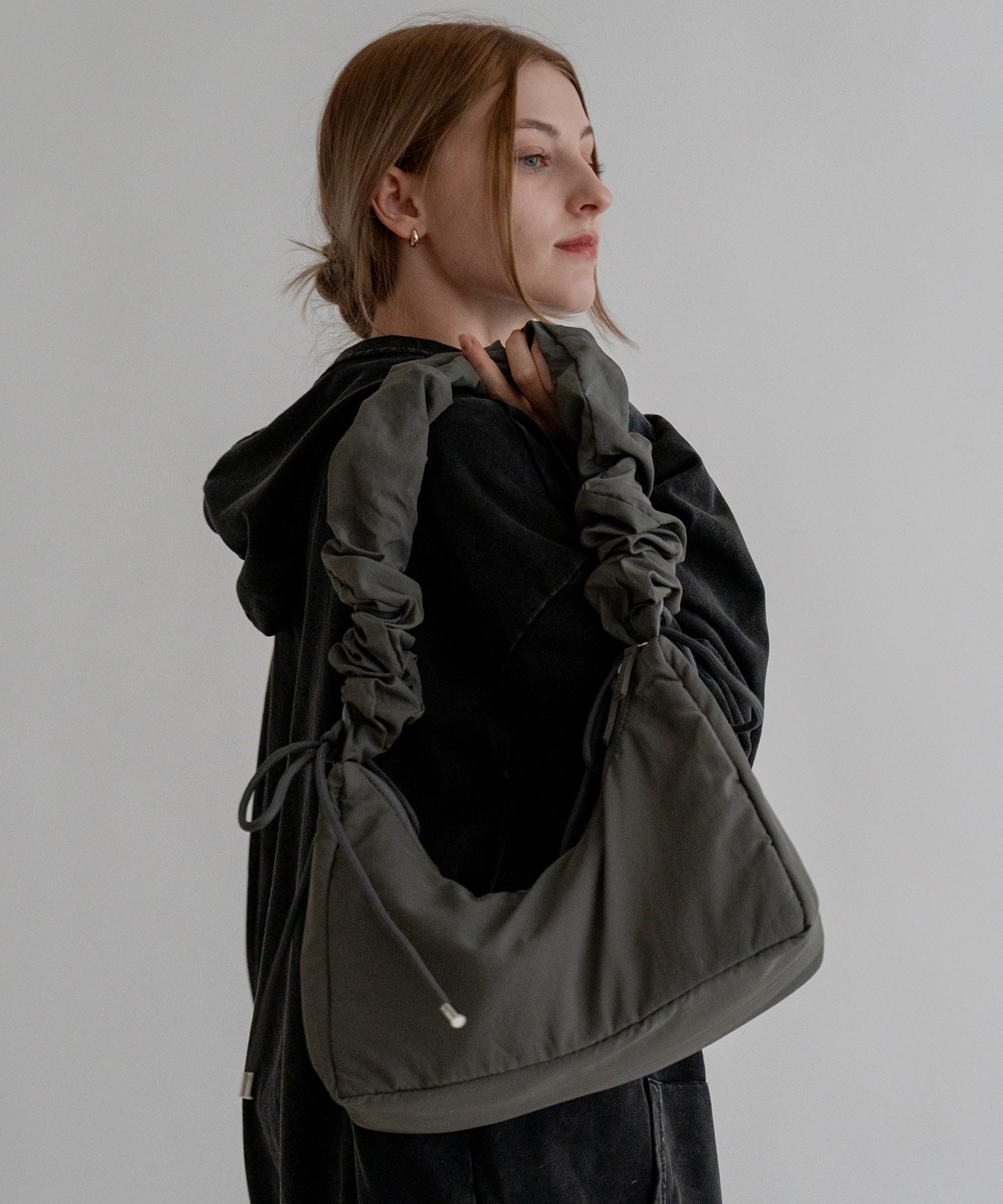 Rename  ドロスト ギャザーショルダーバッグ