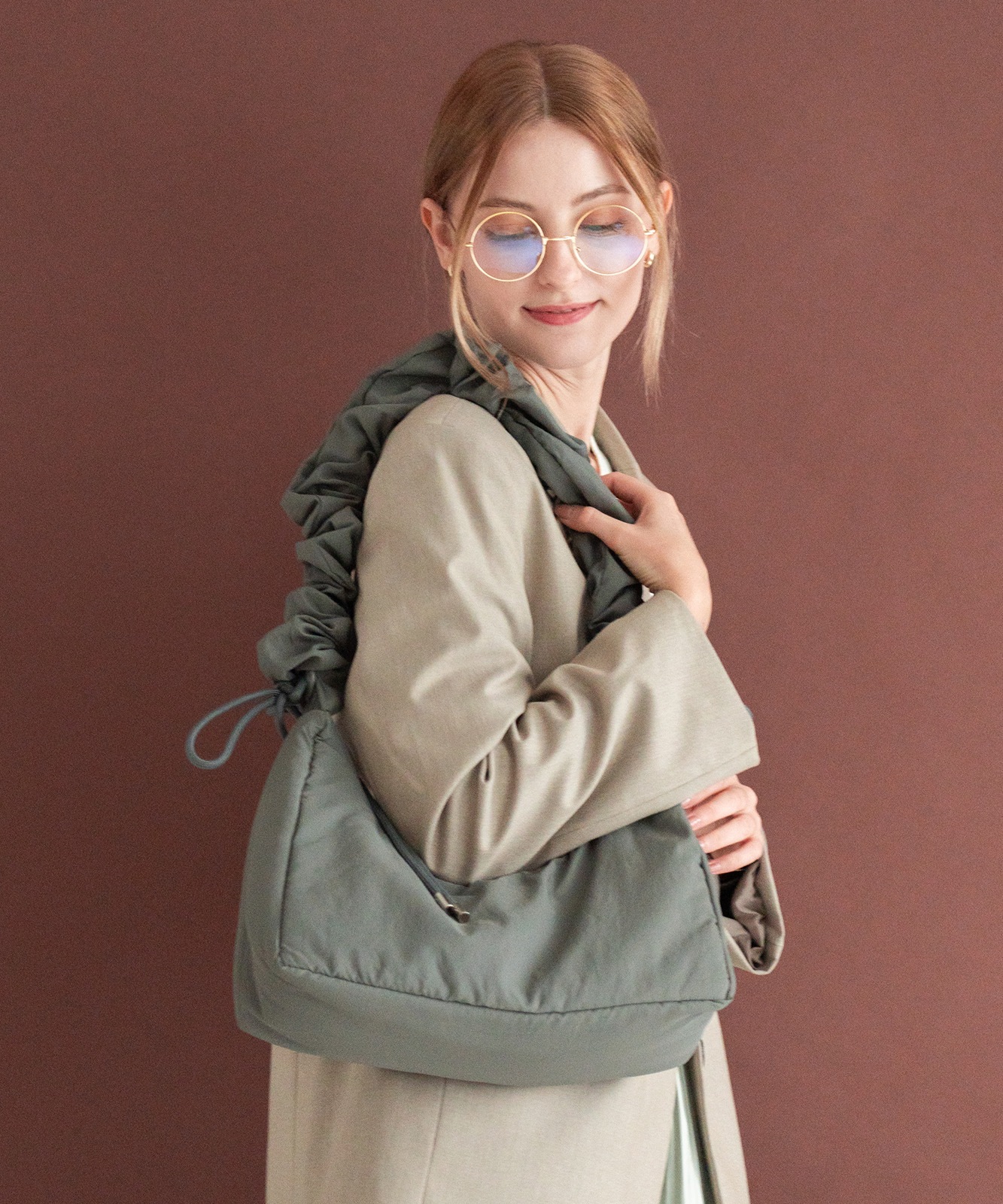 Rename  ドロスト ギャザーショルダーバッグ