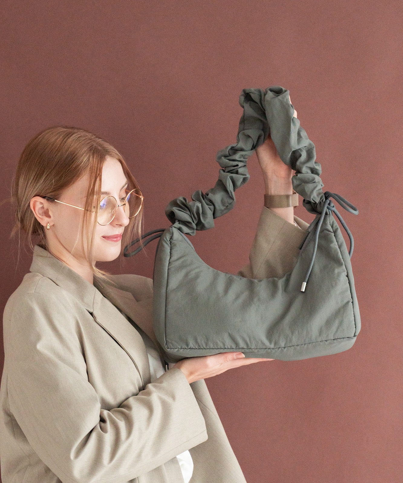 Rename  ドロスト ギャザーショルダーバッグ