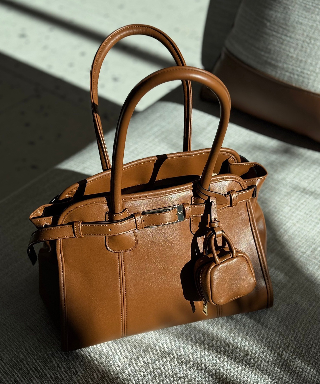 【 DEVICE × mikuコラボ 】REAIMER（リエメ）ベルト デザイン ボストンバッグ レディース MBG25070