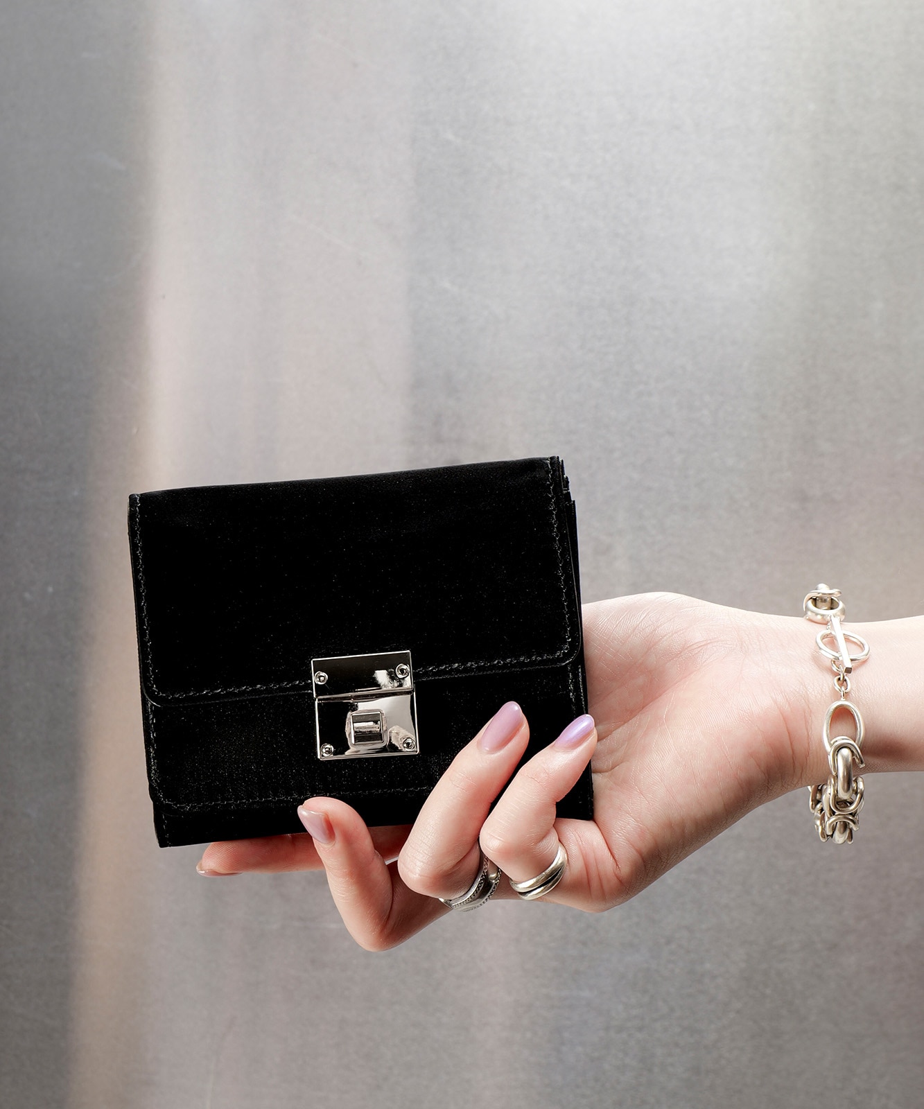 Rename グロッシー 3つ折り財布