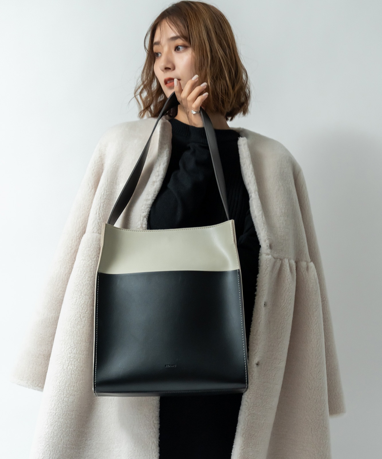 Rename フェイクレザー ショルダーバッグ