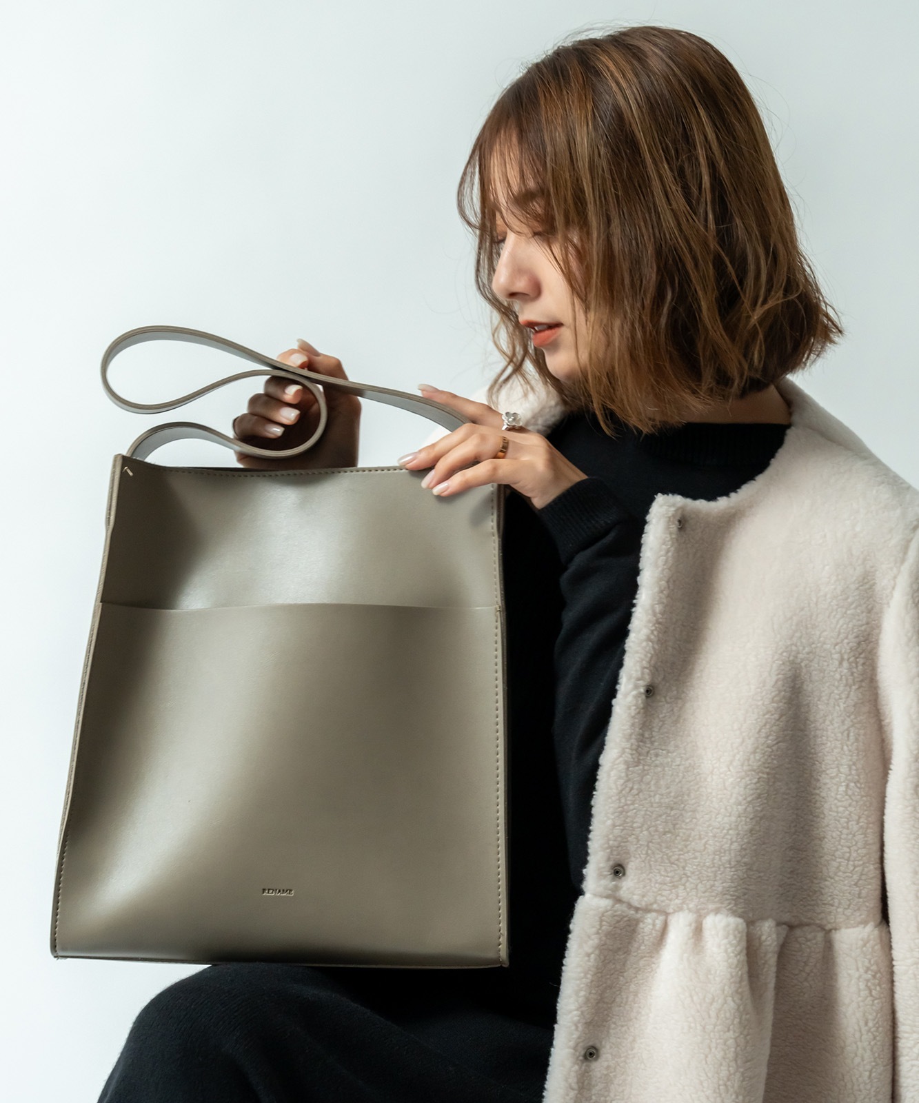 Rename フェイクレザー ショルダーバッグ