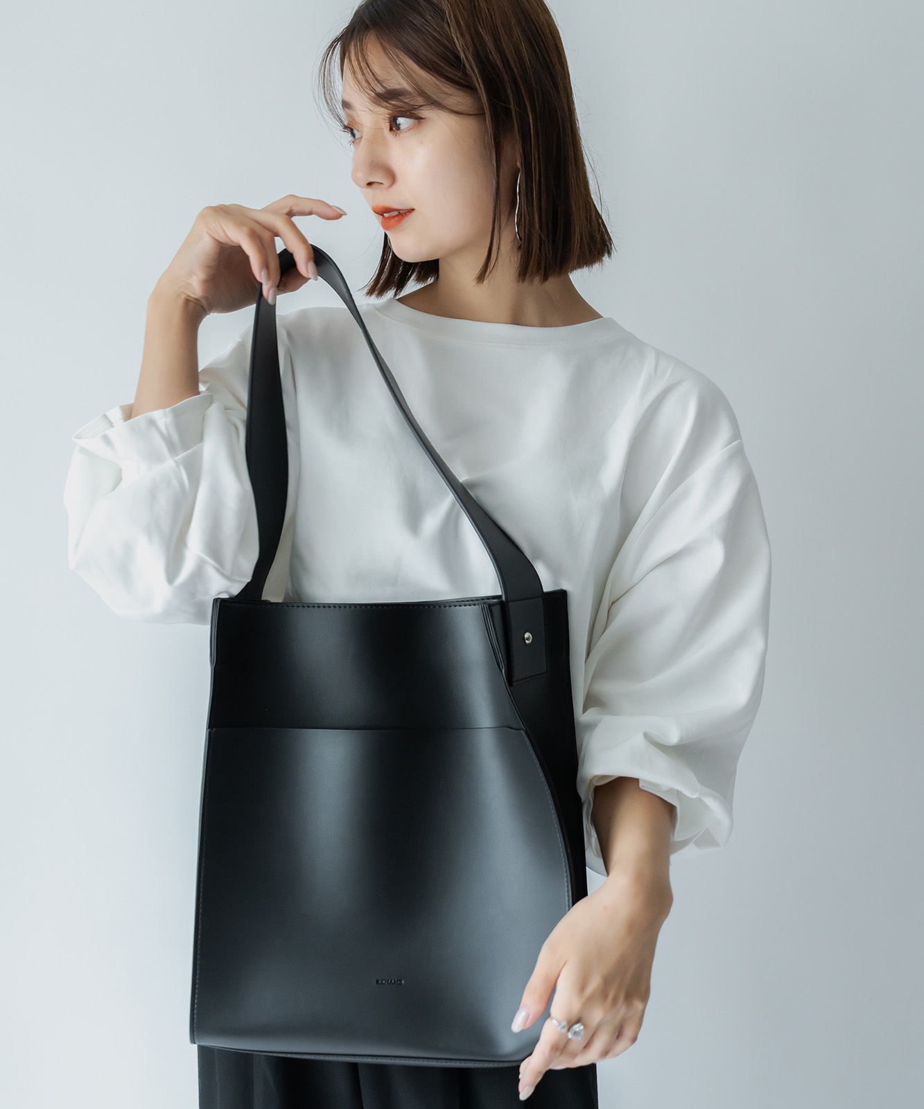 Rename フェイクレザー ショルダーバッグ