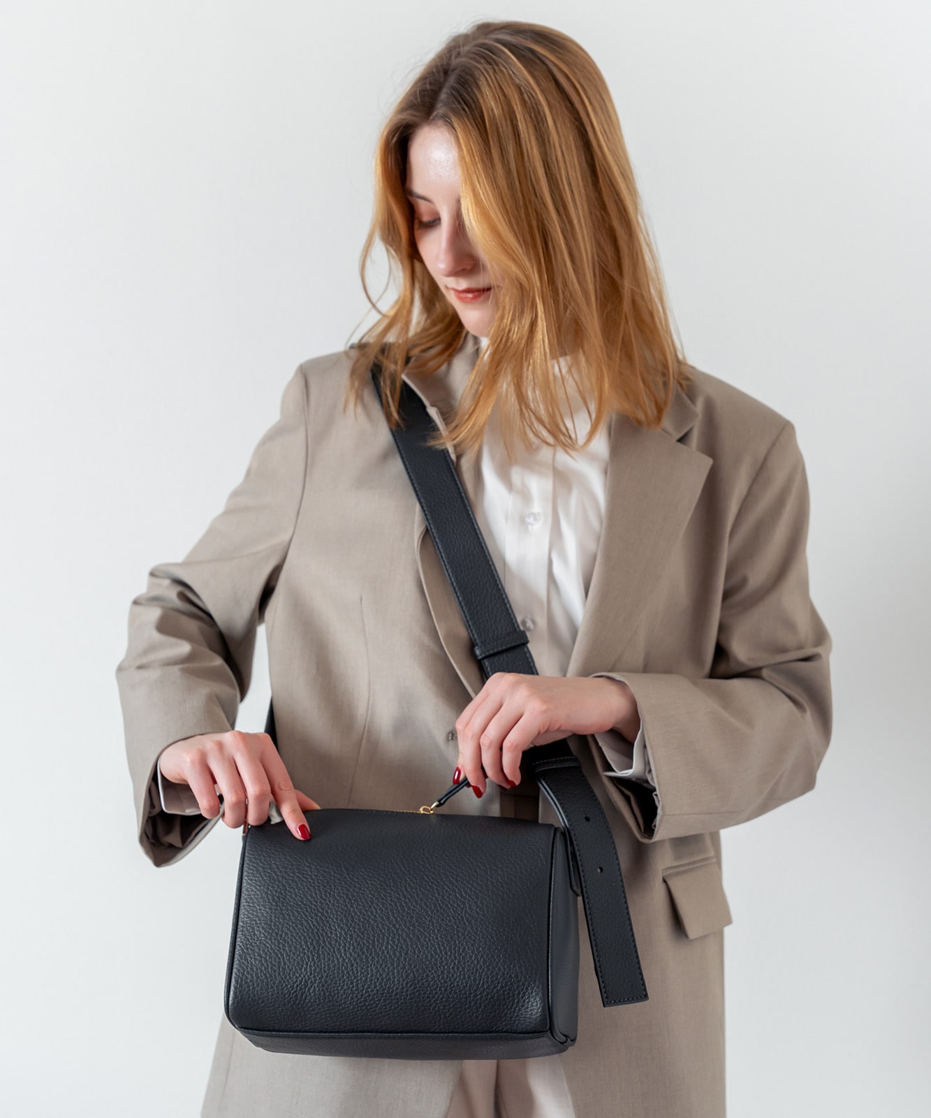 Rename フェイクレザー ボックス ショルダーバッグ Rename フェイクレザー ボックス ショルダーバッグ