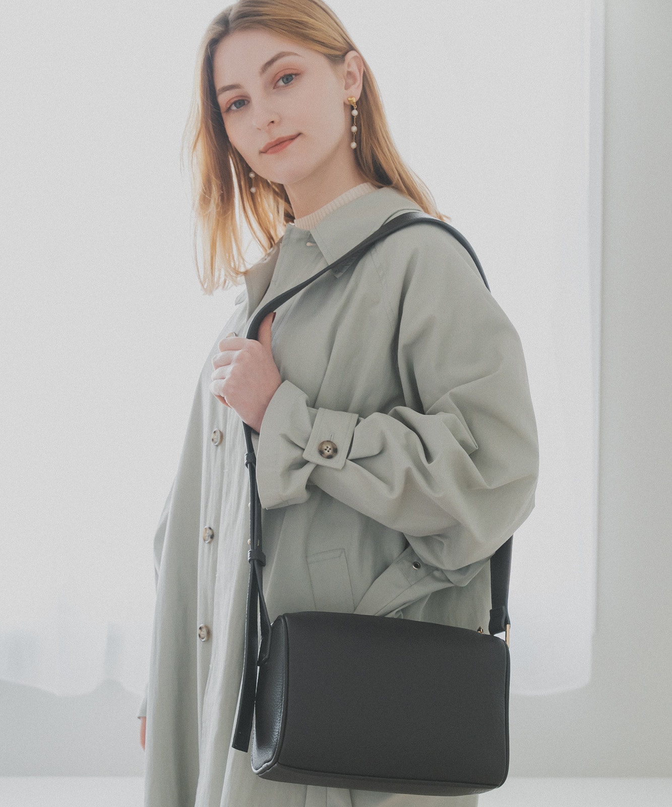 Rename フェイクレザー ボックス ショルダーバッグ