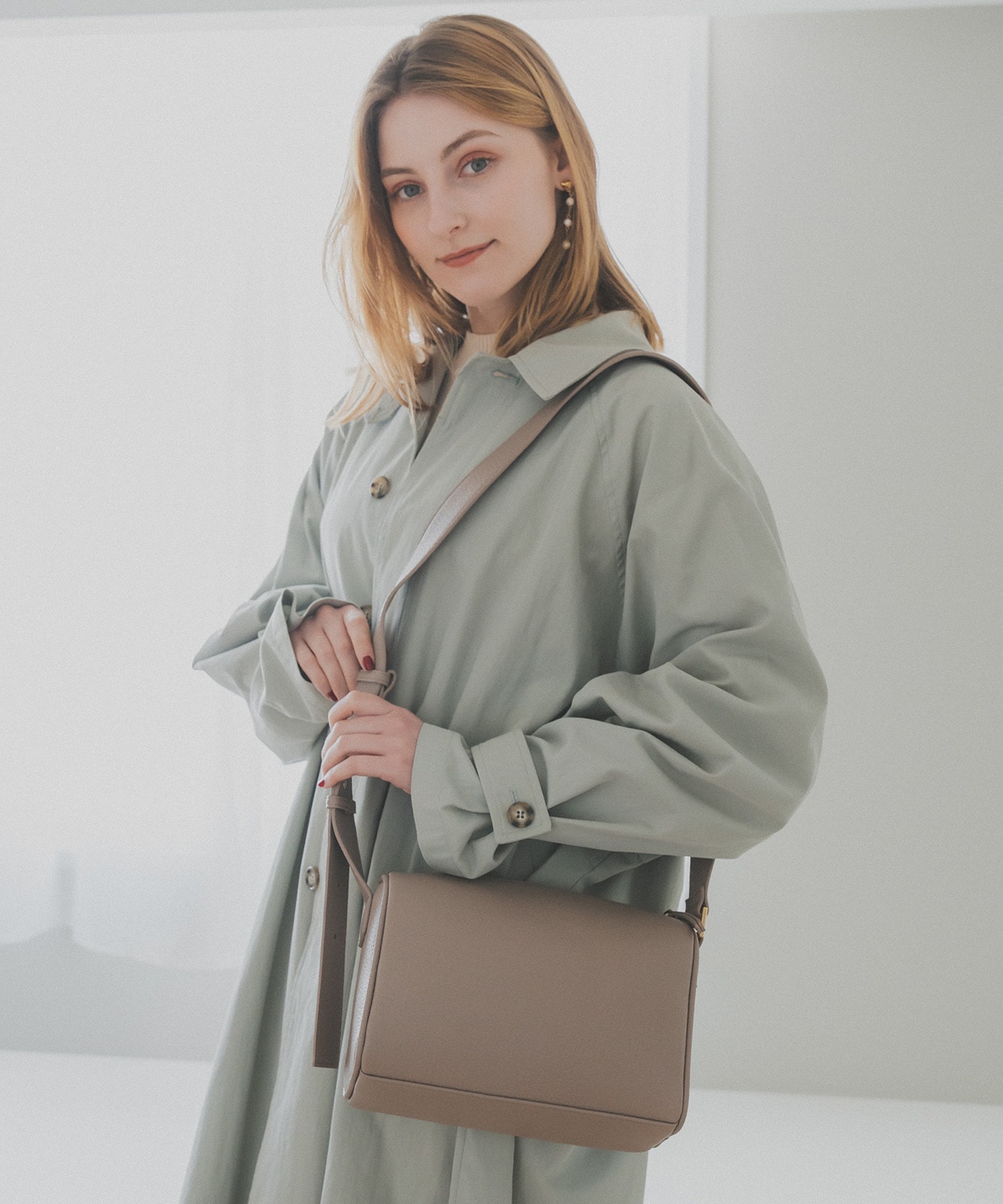 グレー/イエロー レザーショルダーバッグ Jamale ショルダーバッグ レディース 日本製 牛革 防水レザー 軽量