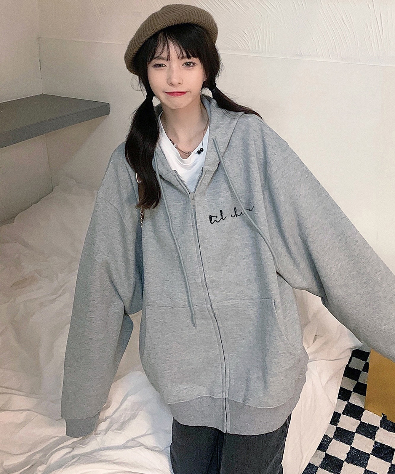 専用 BEEDEN バックロゴ クロップド ジップアップパーカー y2k 短丈 BEEDEN バックロゴ クロップド ジップアップパーカー y2k 黒 短丈