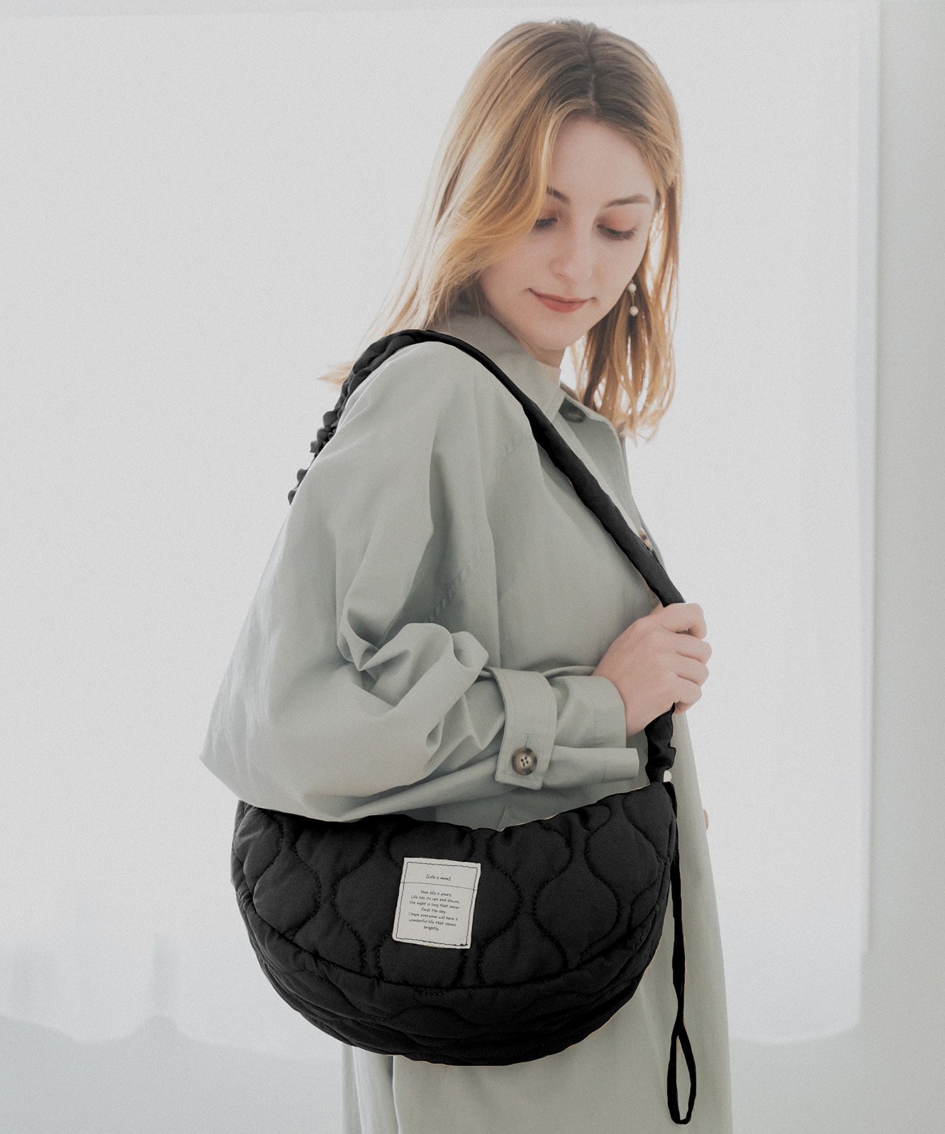 Rename キルティング ギャザー ショルダーバッグ 