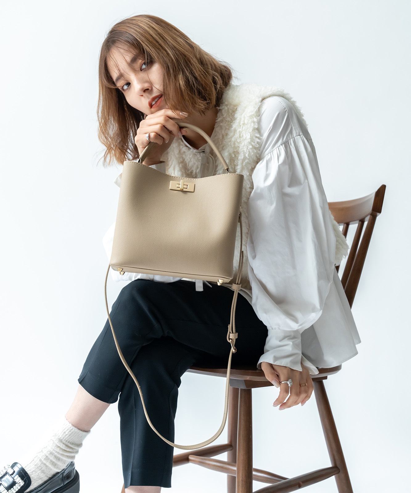 【 Rename 】 ワンハンドル 2way ハンドバッグ ショルダーバッグ レディース おしゃれ 高見え 上品 通勤 カジュアル 大人 女性 学生 RHG23045