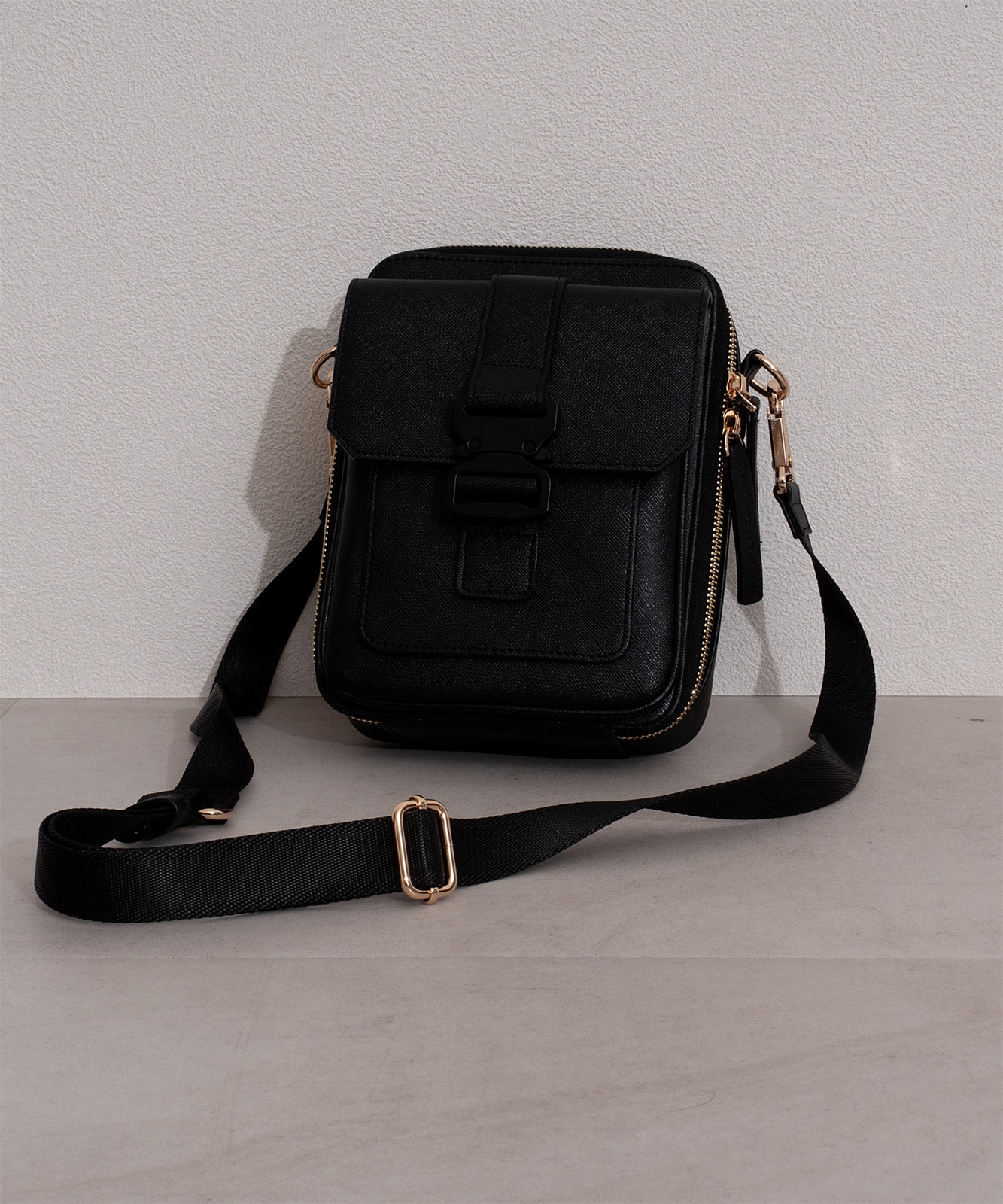 DEVICE × GOUKIコラボ】ゴールドカラーバックル ショルダーバッグ DSG25072