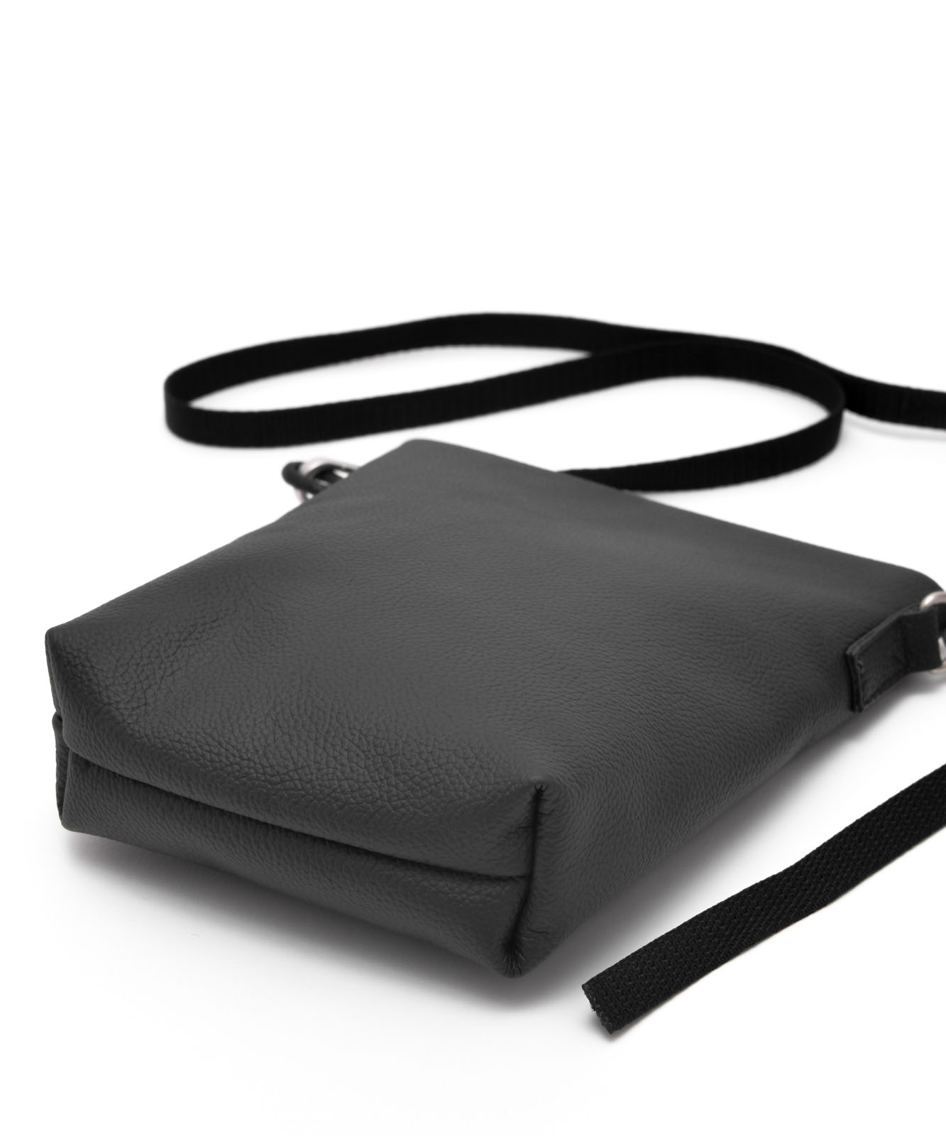 Rename 本革 縦型ミニショルダーバッグ