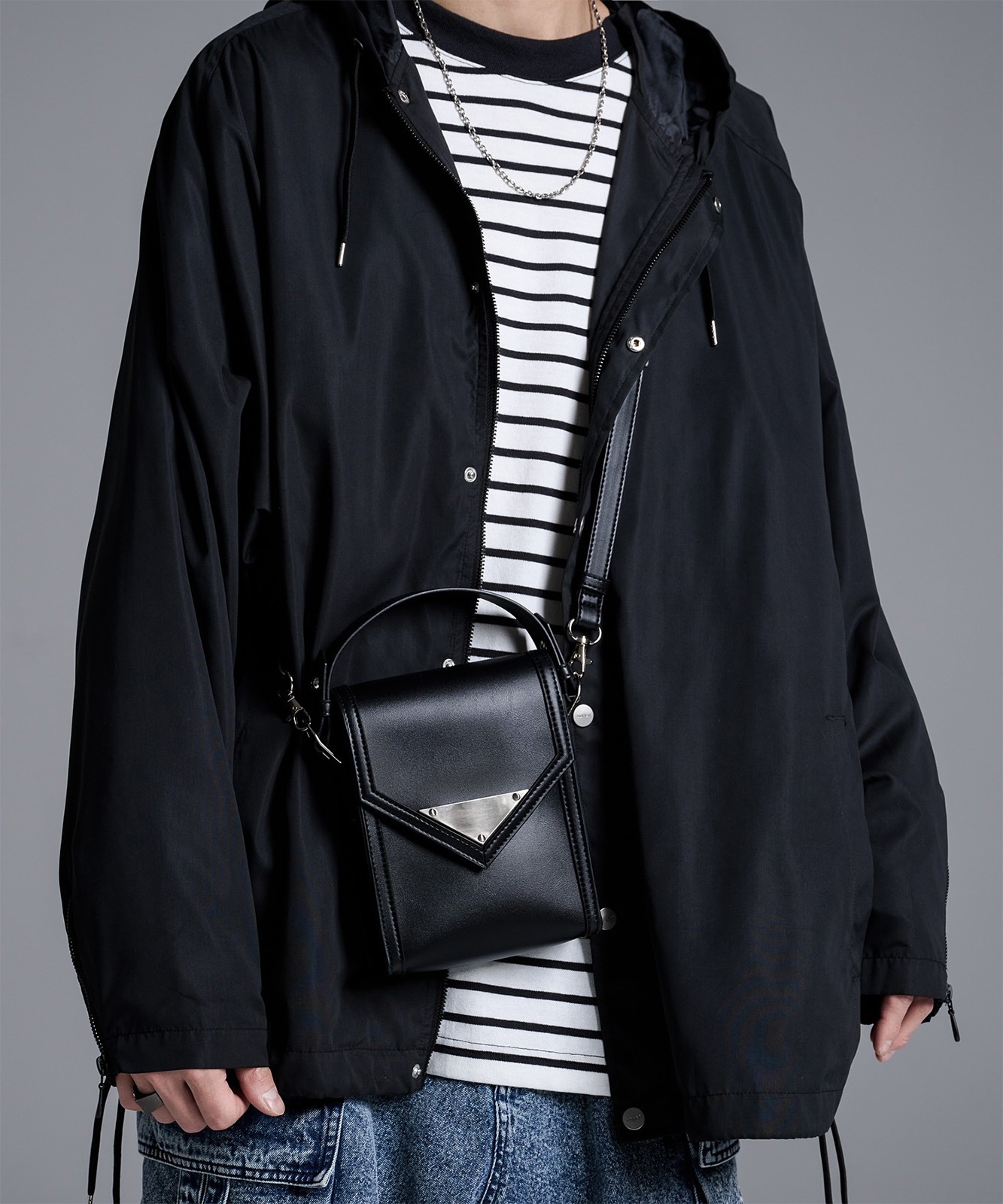 【DEVICE × 犬飼京コラボ】metal plate 2way shoulder bag/メタルプレート 2way ショルダーバッグ DSG24028