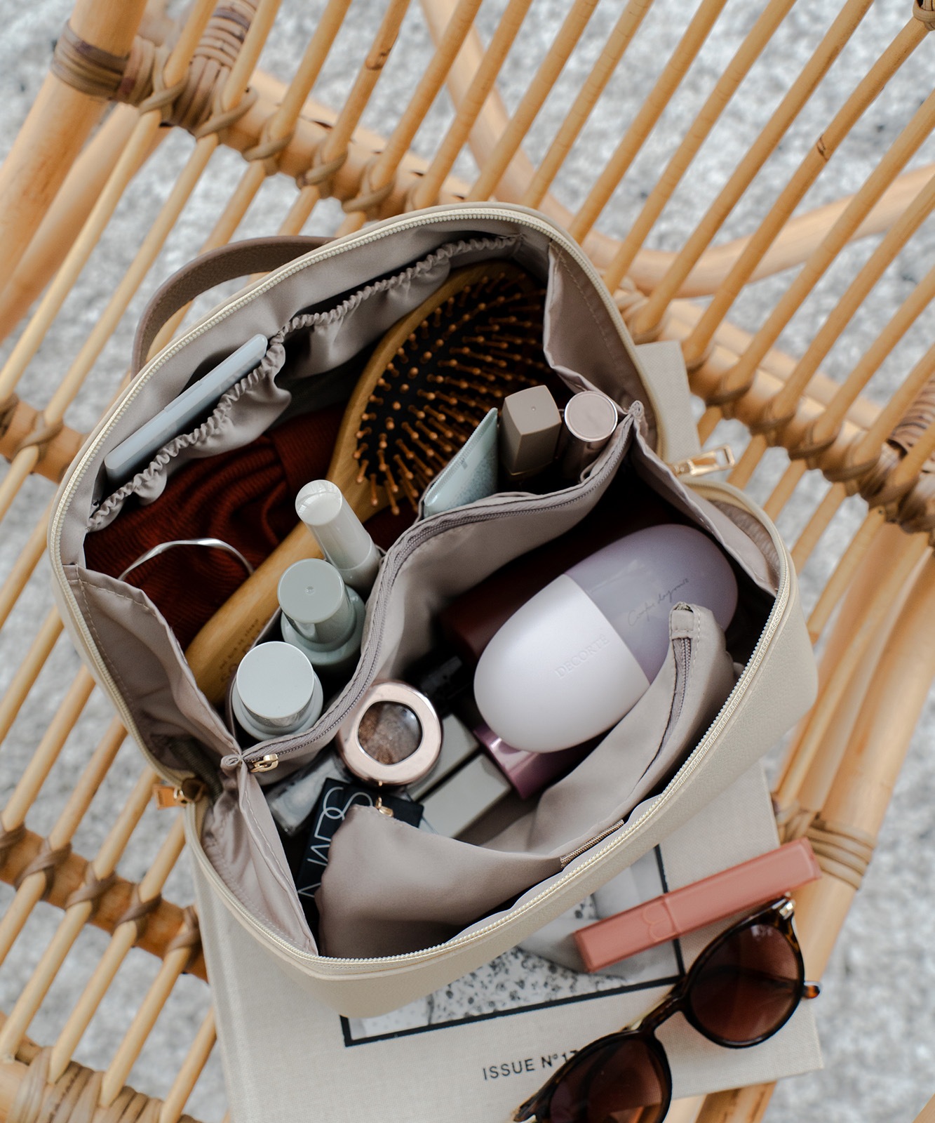 【 Rename 】 メイクポーチ レディース 大容量 多機能 フェイクレザー 上品 高級感 カジュアル オフィス ママ RPG23028