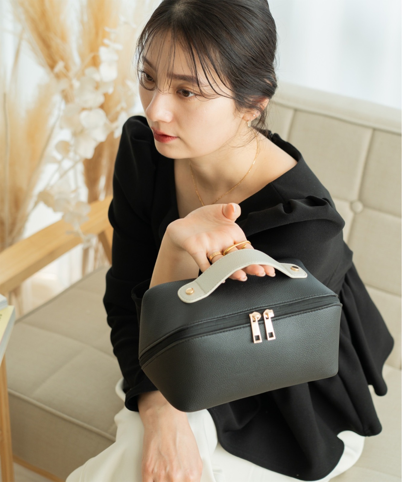 【 Rename 】 メイクポーチ レディース 大容量 多機能 フェイクレザー 上品 高級感 カジュアル オフィス ママ RPG23028