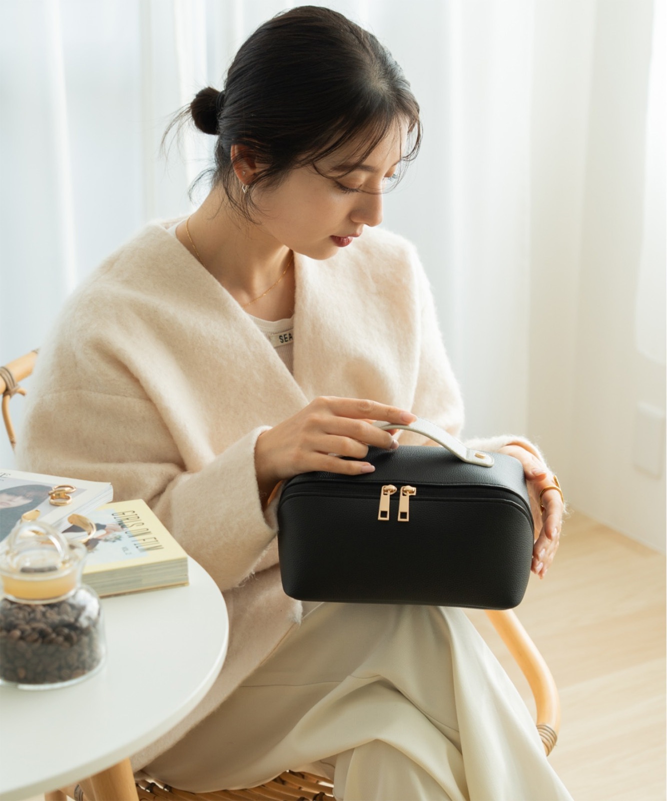 【 Rename 】 メイクポーチ レディース 大容量 多機能 フェイクレザー 上品 高級感 カジュアル オフィス ママ RPG23028