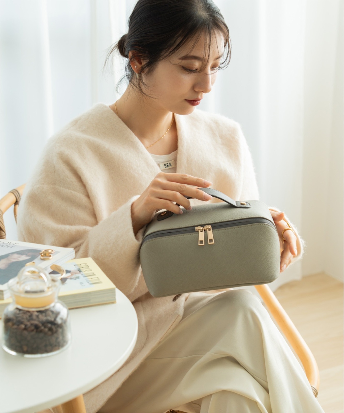 【 Rename 】 メイクポーチ レディース 大容量 多機能 フェイクレザー 上品 高級感 カジュアル オフィス ママ RPG23028