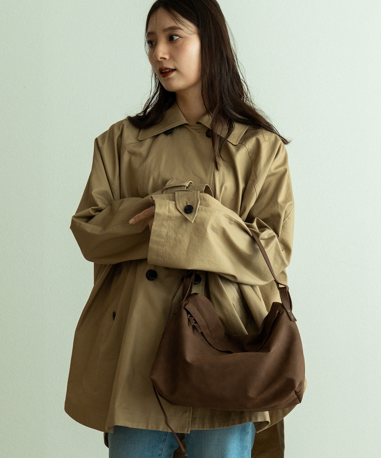 【 DEVICE 】 シャロウフラップ ショルダーバッグ 横長 斜めがけバッグ 合皮 フェイクレザー 軽量 大人カジュアル ヴィンテージライク トレンドバッグ メンズ レディース ユニセックス DSG25138