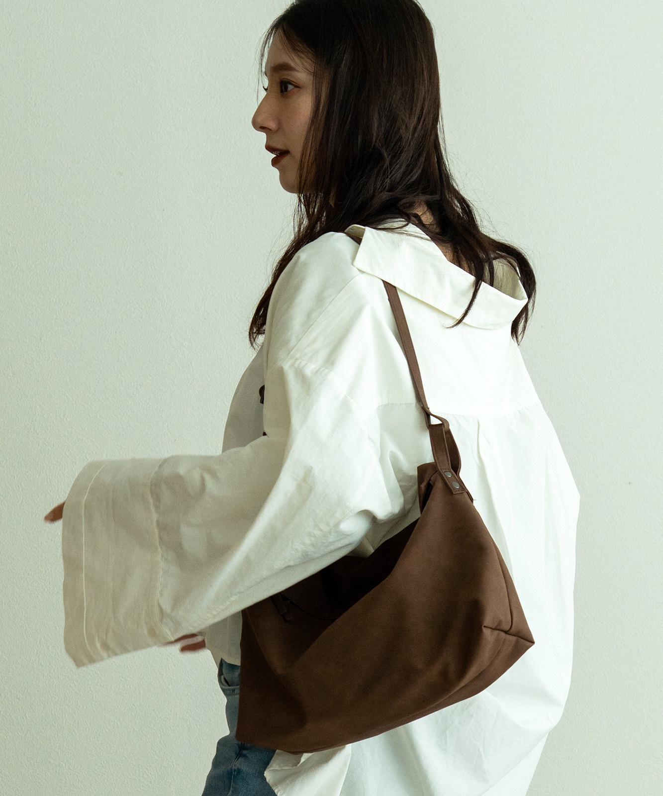 【 DEVICE 】 シャロウフラップ ショルダーバッグ 横長 斜めがけバッグ 合皮 フェイクレザー 軽量 大人カジュアル ヴィンテージライク トレンドバッグ メンズ レディース ユニセックス DSG25138