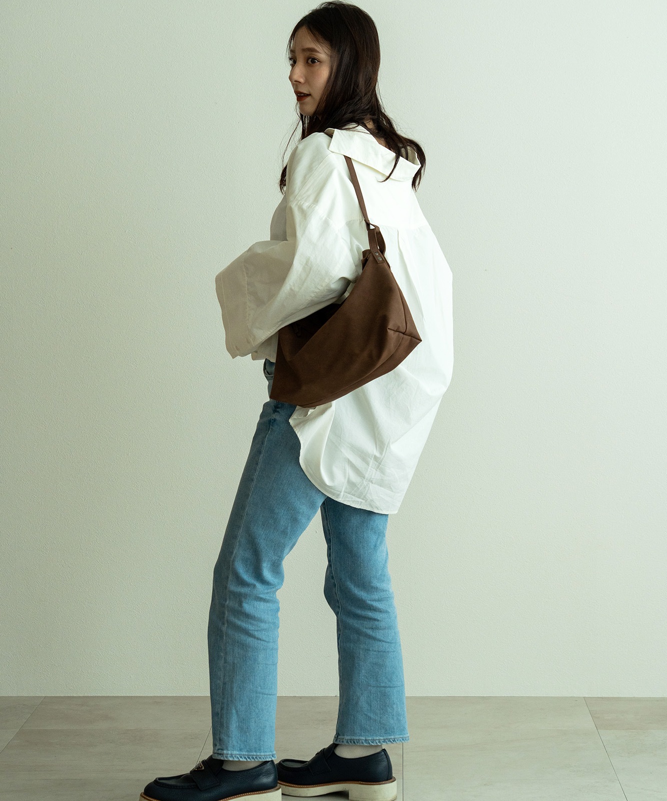 【 DEVICE 】 シャロウフラップ ショルダーバッグ 横長 斜めがけバッグ 合皮 フェイクレザー 軽量 大人カジュアル ヴィンテージライク トレンドバッグ メンズ レディース ユニセックス DSG25138