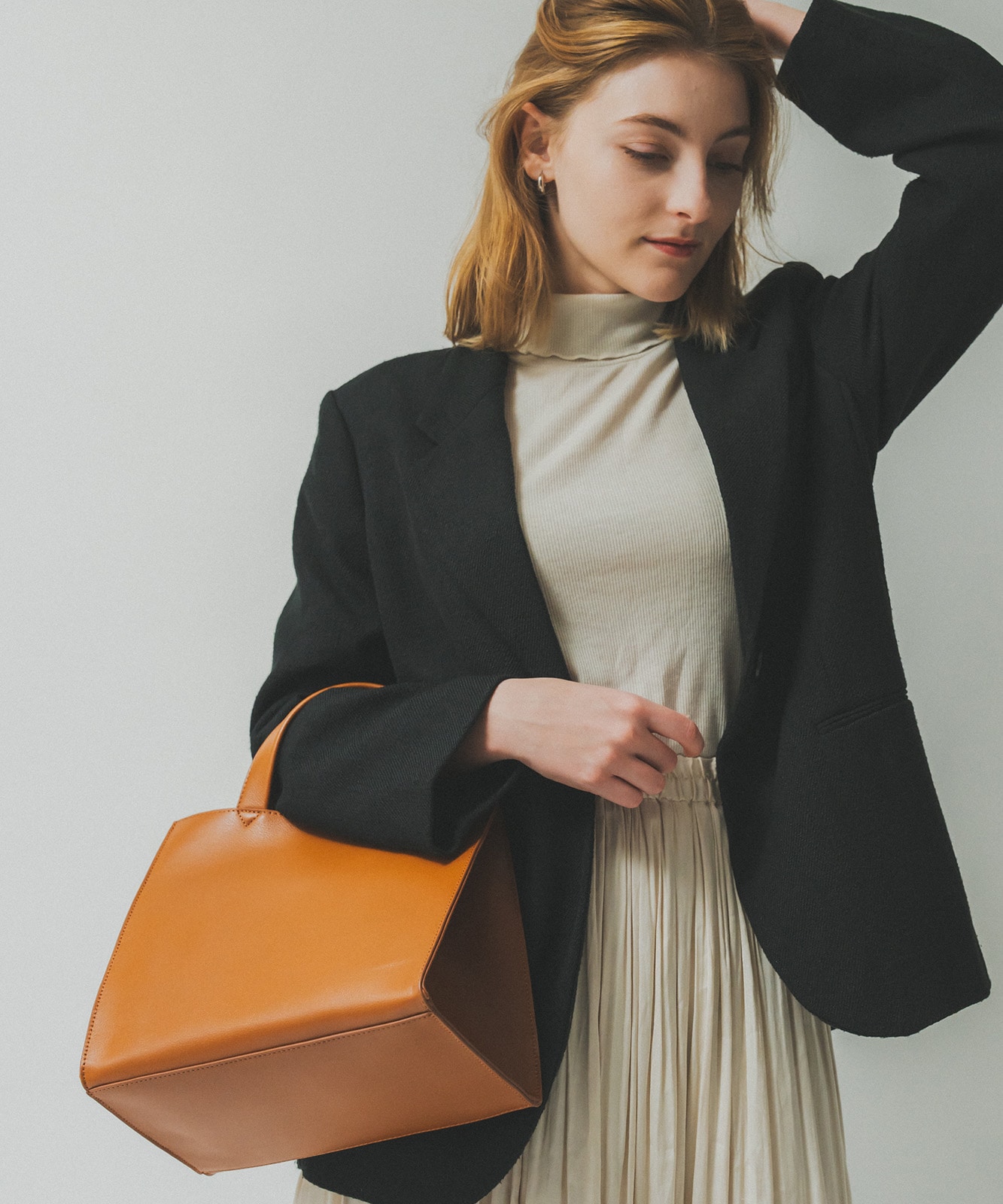 【 Rename 】 カウレザー スクエア ミニトートバッグ 本革 レディース メンズ ユニセックス おしゃれ 通勤 通学 ママバッグ RTL23089