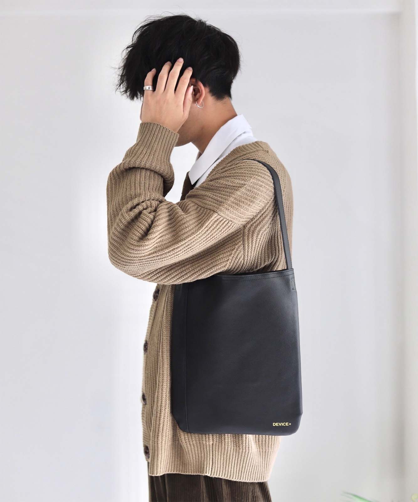 DEVICE＋　 カウレザー オリジナルロゴ ショルダーバッグ 