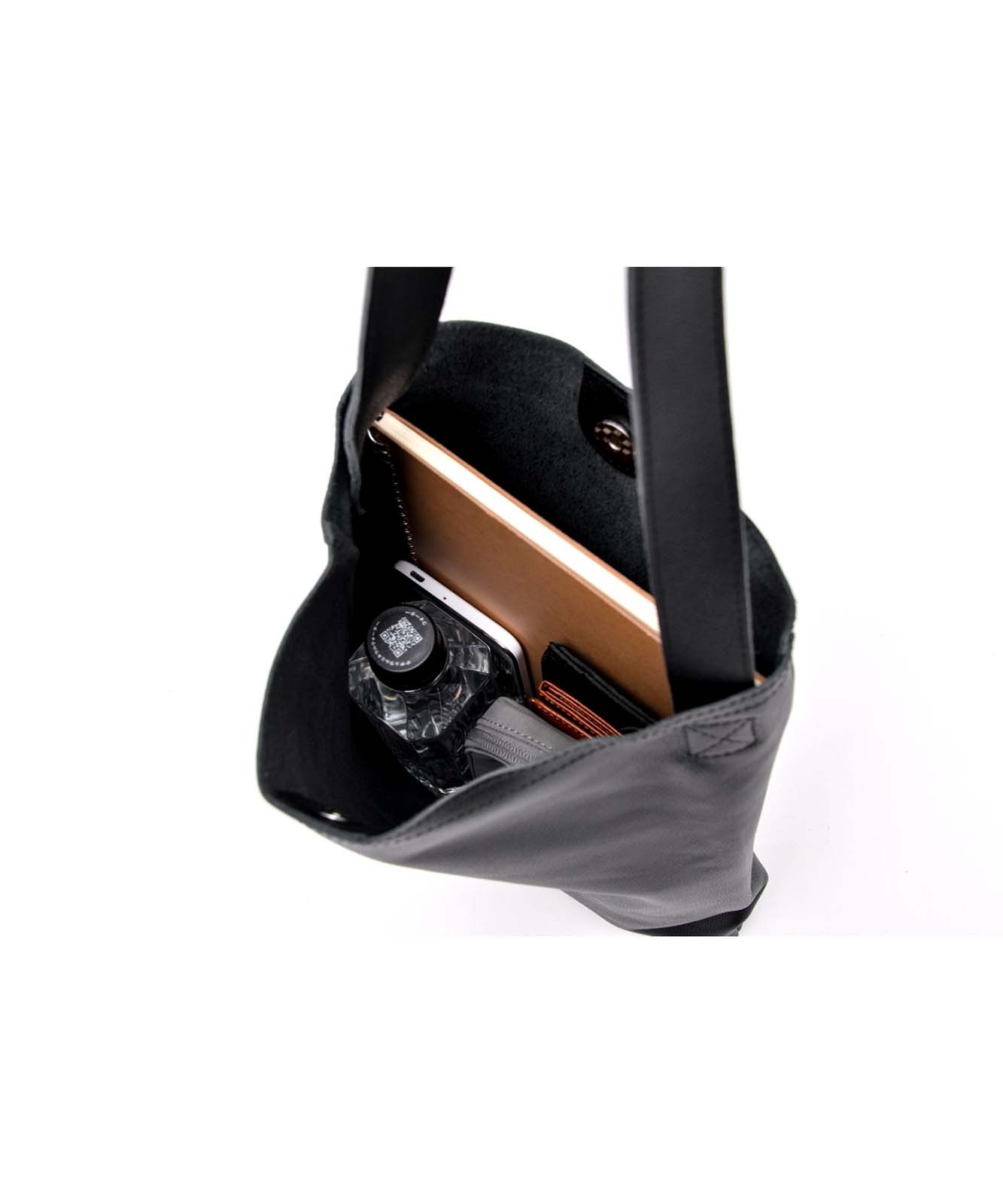 DEVICE＋　 カウレザー オリジナルロゴ ショルダーバッグ 