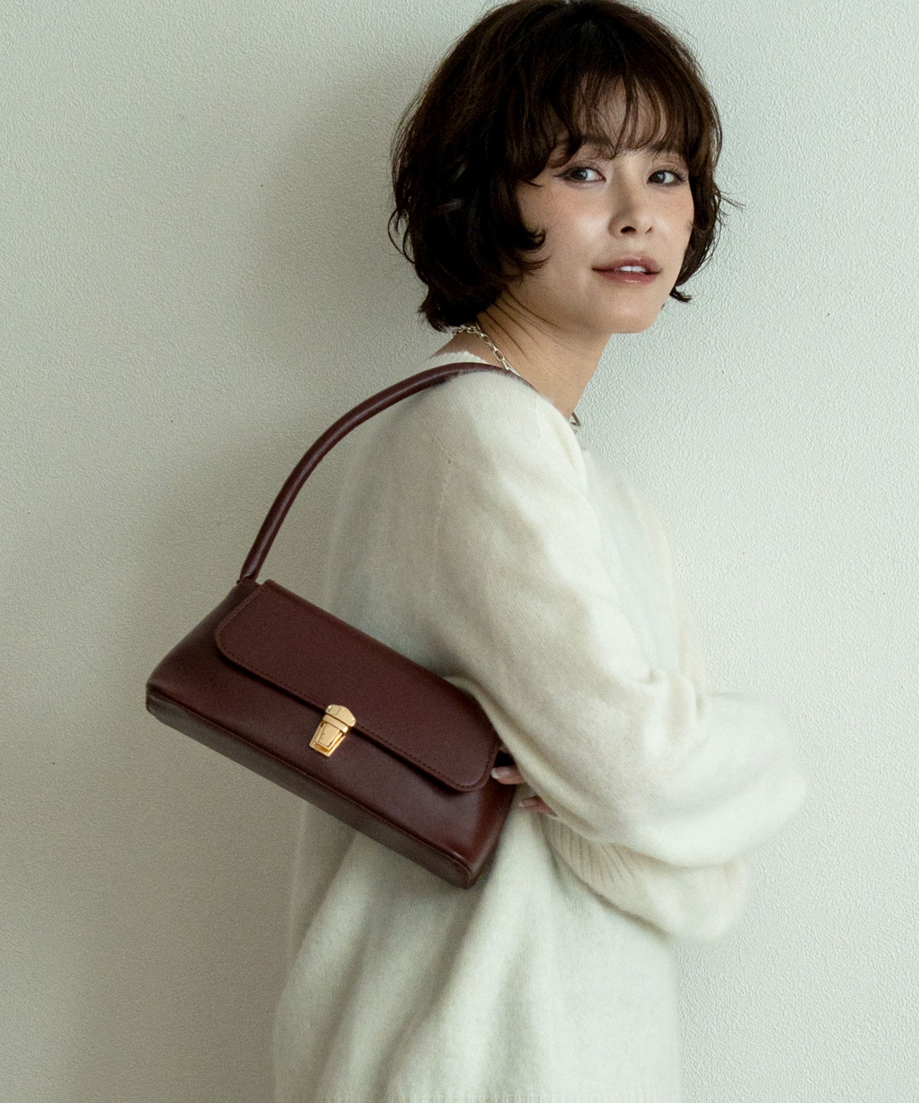 【 DEVICE select 】 ハンドバッグ レディース 横長 ワンハンドル 小さめ 黒 自立 ミニマル ボックスバッグ フォーマル 結婚式 入学式 2WAY ショルダー ZHG26020