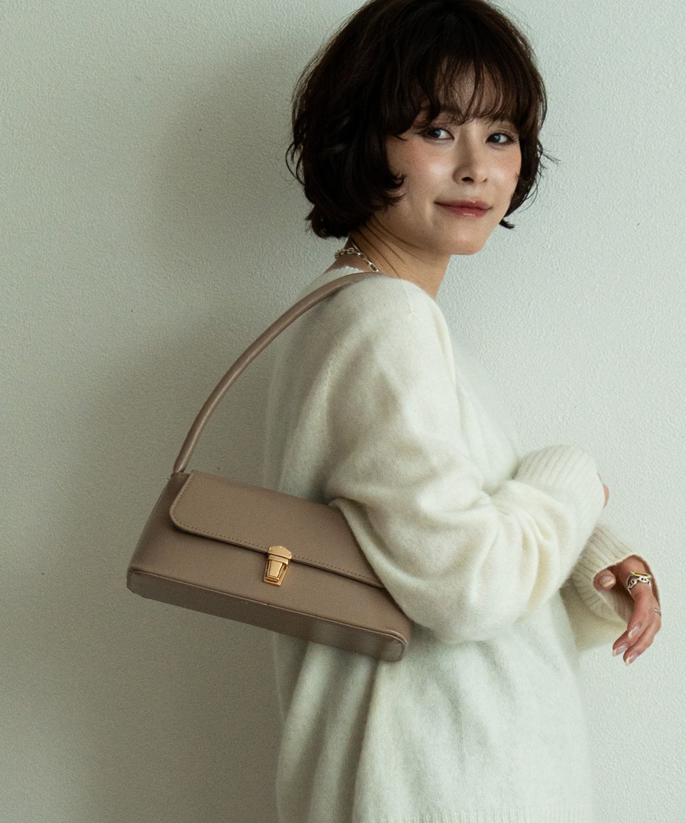 【 DEVICE select 】 ハンドバッグ レディース 横長 ワンハンドル 小さめ 黒 自立 ミニマル ボックスバッグ フォーマル 結婚式 入学式 2WAY ショルダー ZHG26020
