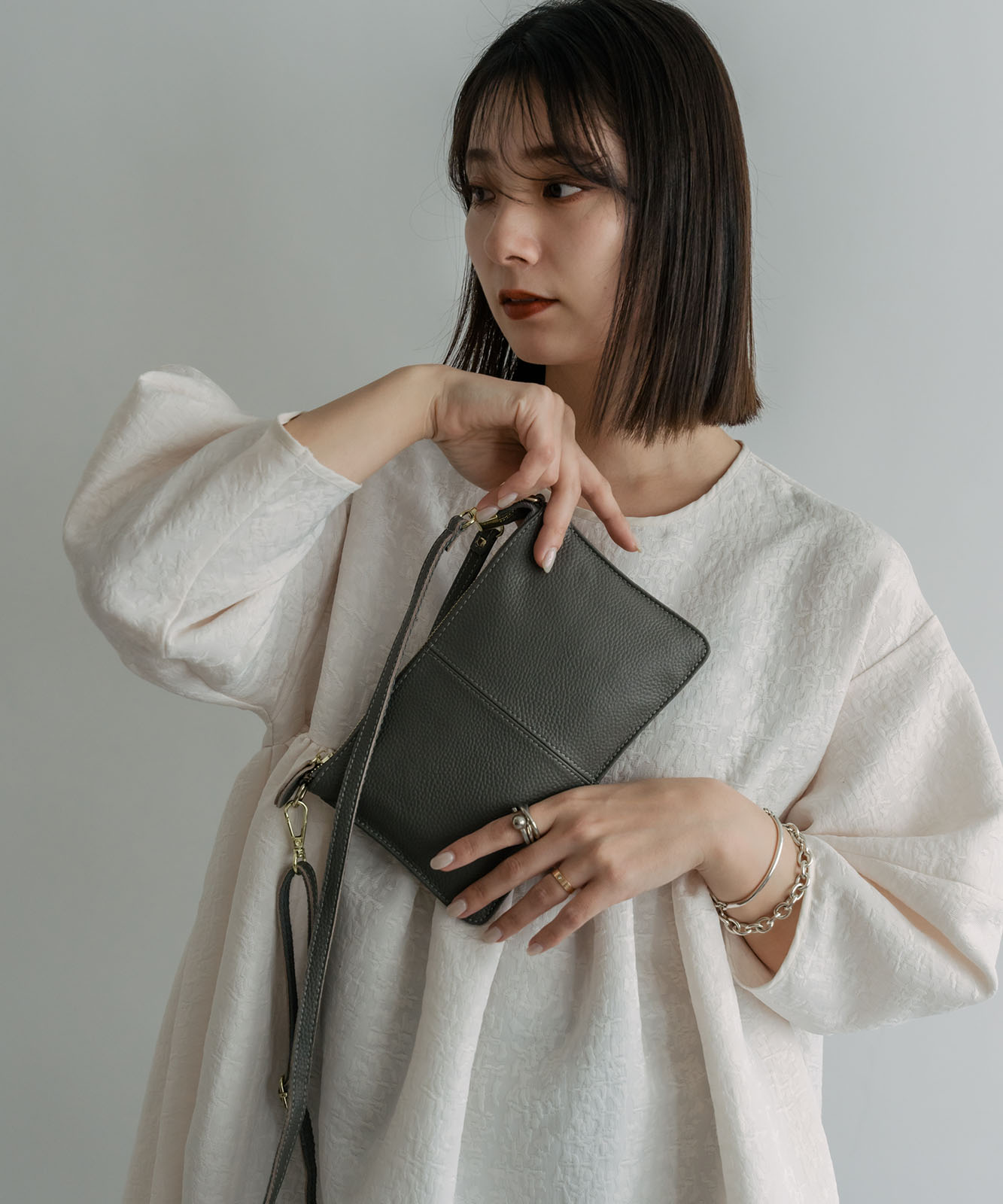 DEVICE select 本革 スリムミニショルダーバッグ サコッシュ メンズ レディース ユニセックス