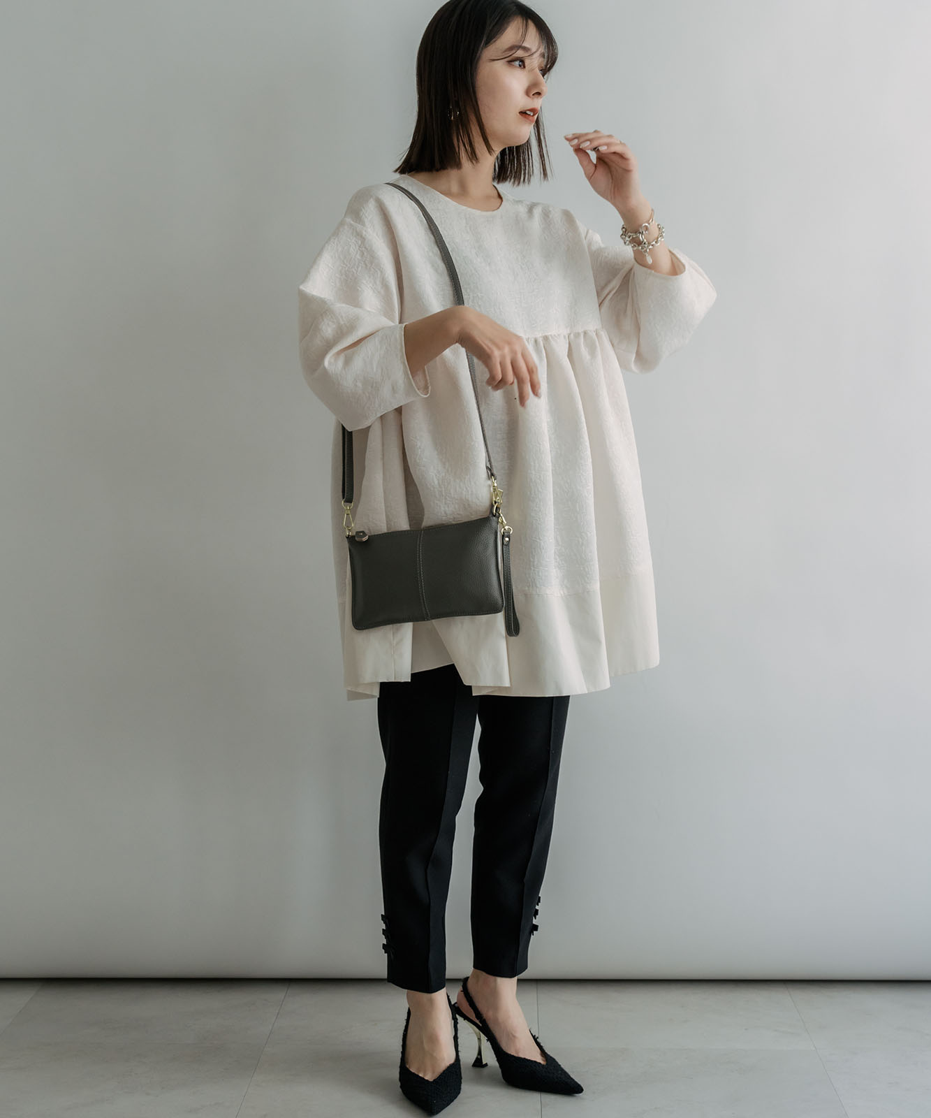 DEVICE select 本革 スリムミニショルダーバッグ サコッシュ メンズ レディース ユニセックス