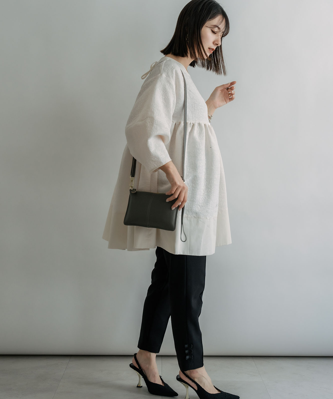 DEVICE select 本革 スリムミニショルダーバッグ サコッシュ メンズ レディース ユニセックス