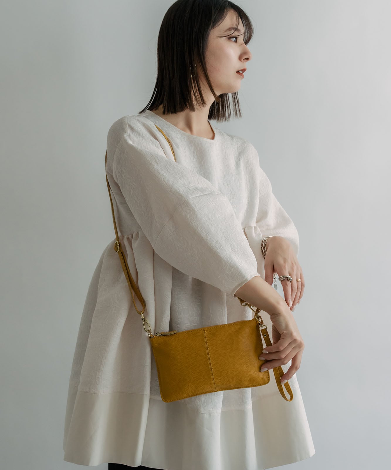 DEVICE select 本革 スリムミニショルダーバッグ サコッシュ メンズ レディース ユニセックス