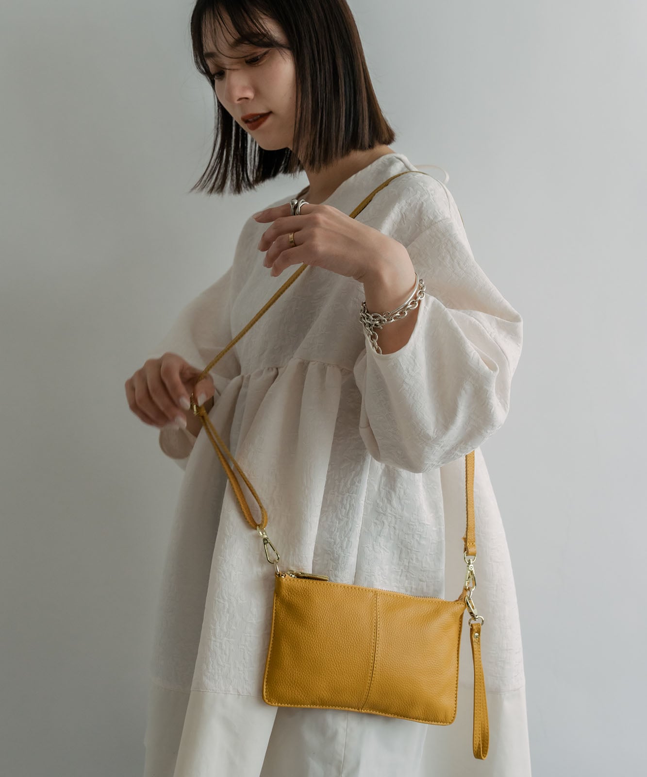 DEVICE select 本革 スリムミニショルダーバッグ サコッシュ メンズ レディース ユニセックス