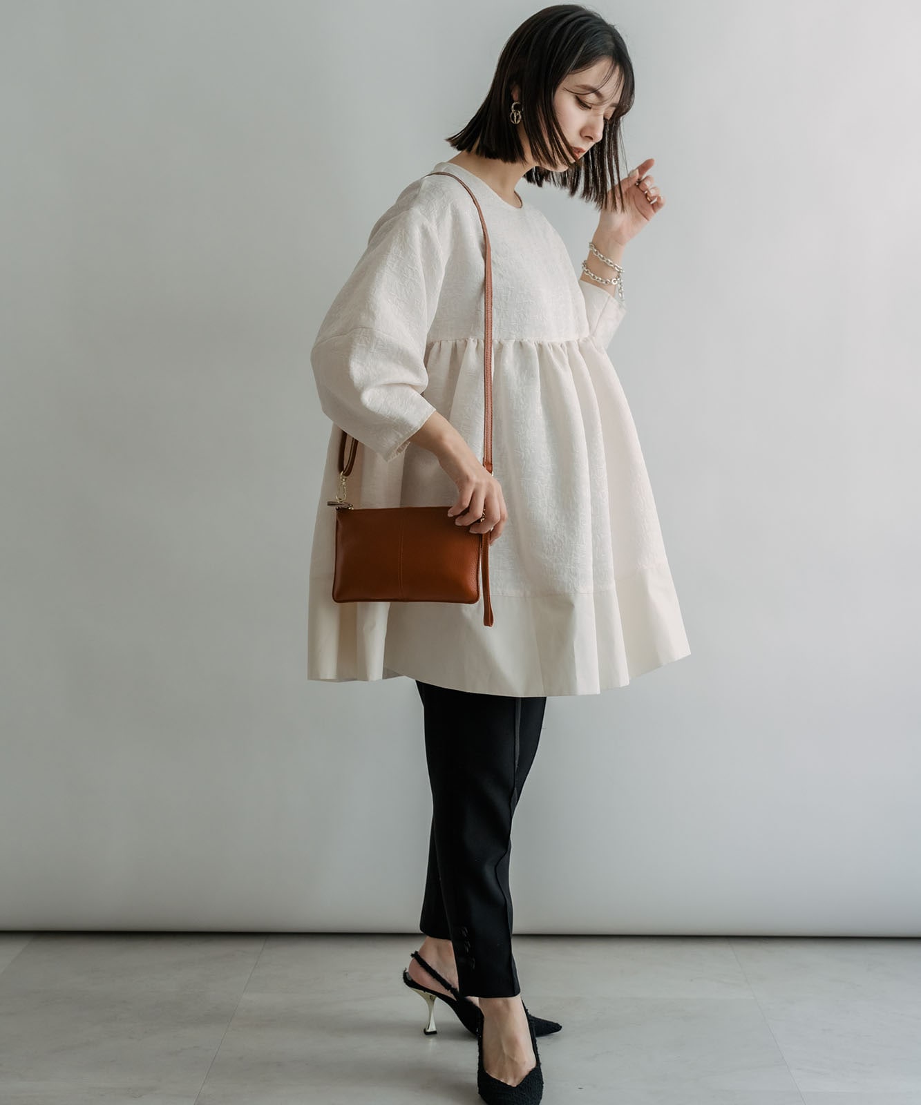 DEVICE select 本革 スリムミニショルダーバッグ サコッシュ メンズ レディース ユニセックス