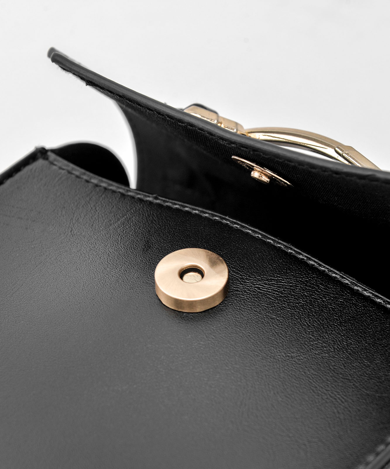 Rename ゴールドカラーバックル スクエア ミニショルダーバッグ