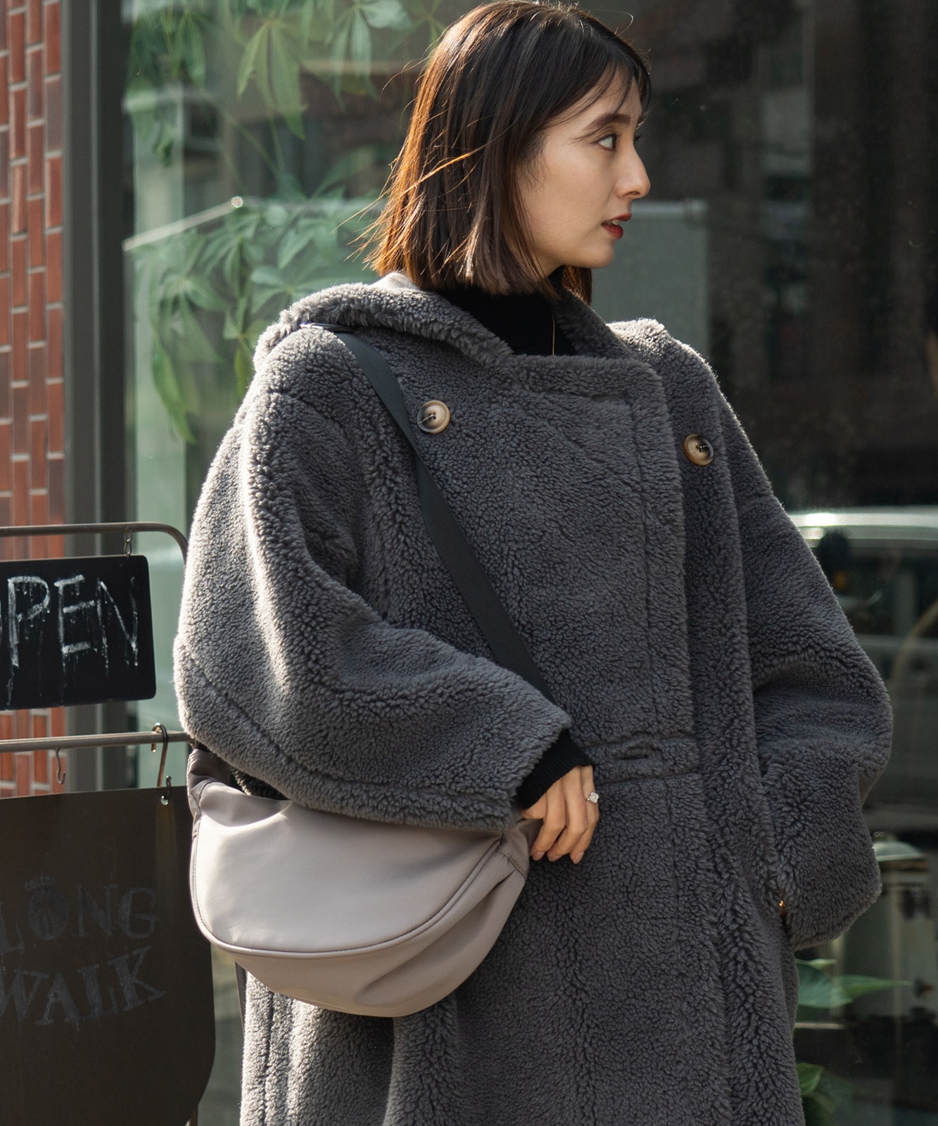 Rename ハーフムーン クロスボディバッグ