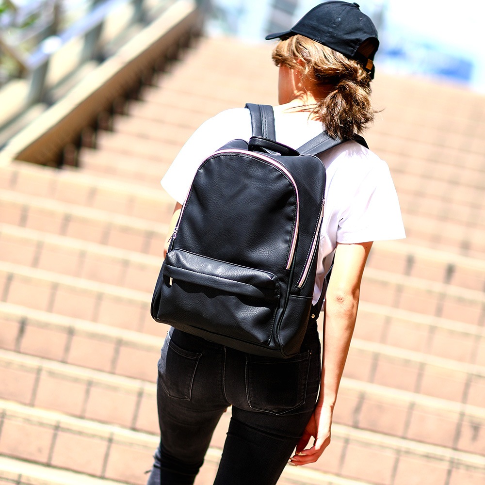 Rename スクエア リュック