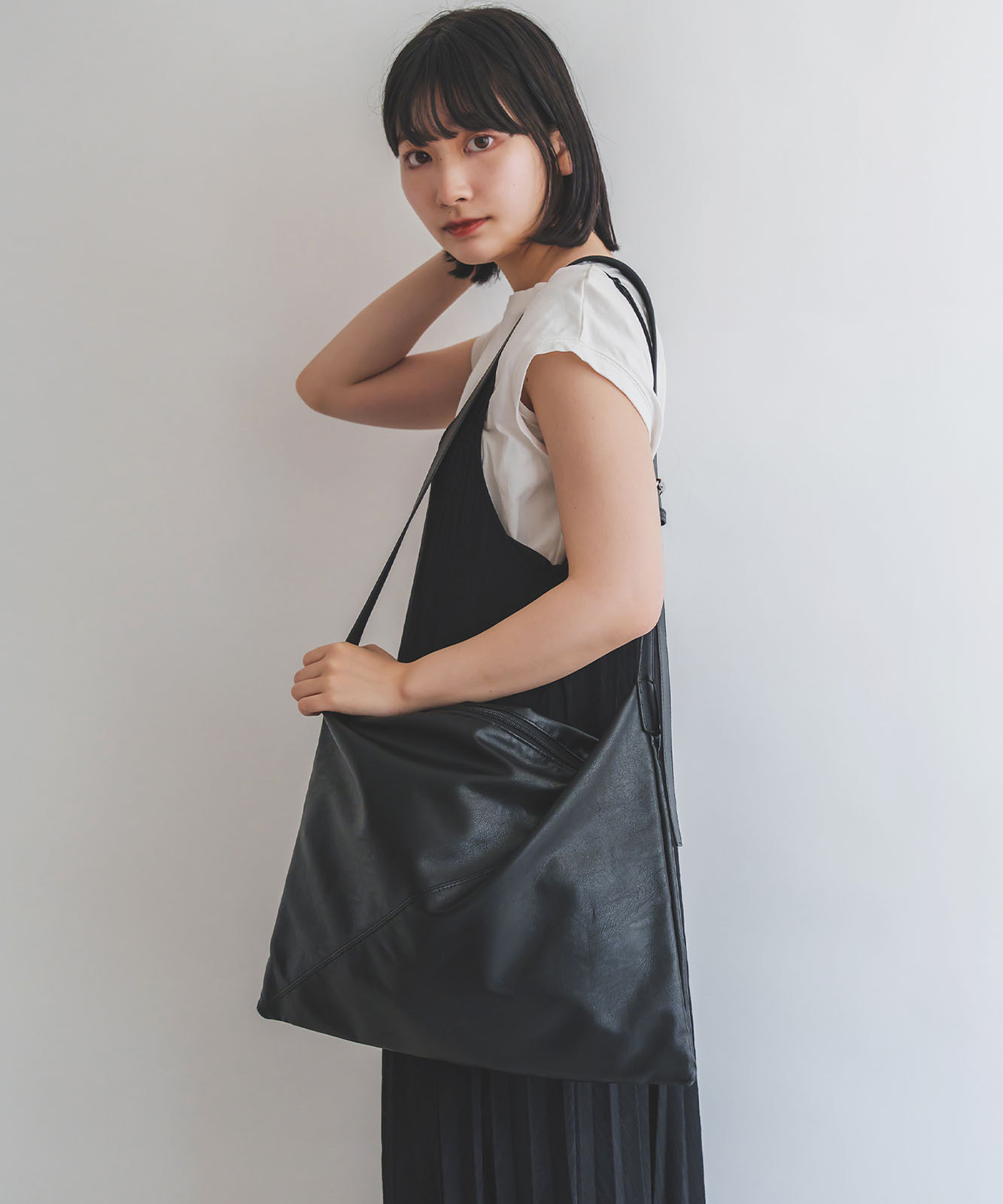 DEVICE＋ フェイクレザーベルト ショルダーバッグ