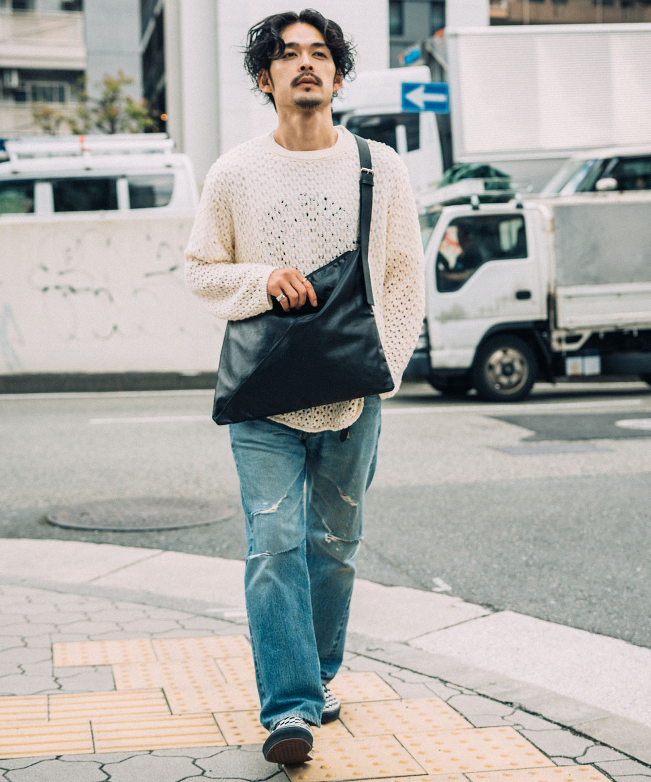 DEVICE＋ フェイクレザーベルト ショルダーバッグ