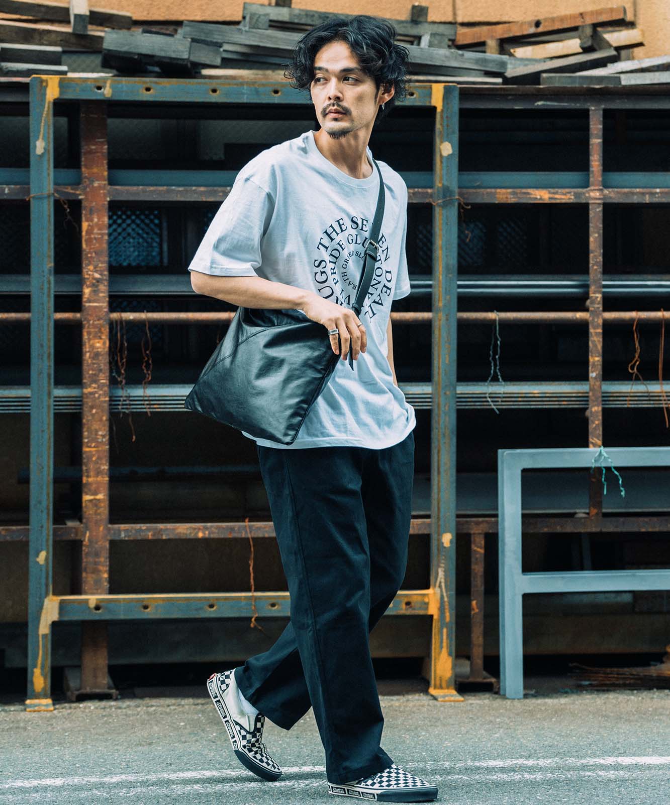 DEVICE＋ フェイクレザーベルト ショルダーバッグ